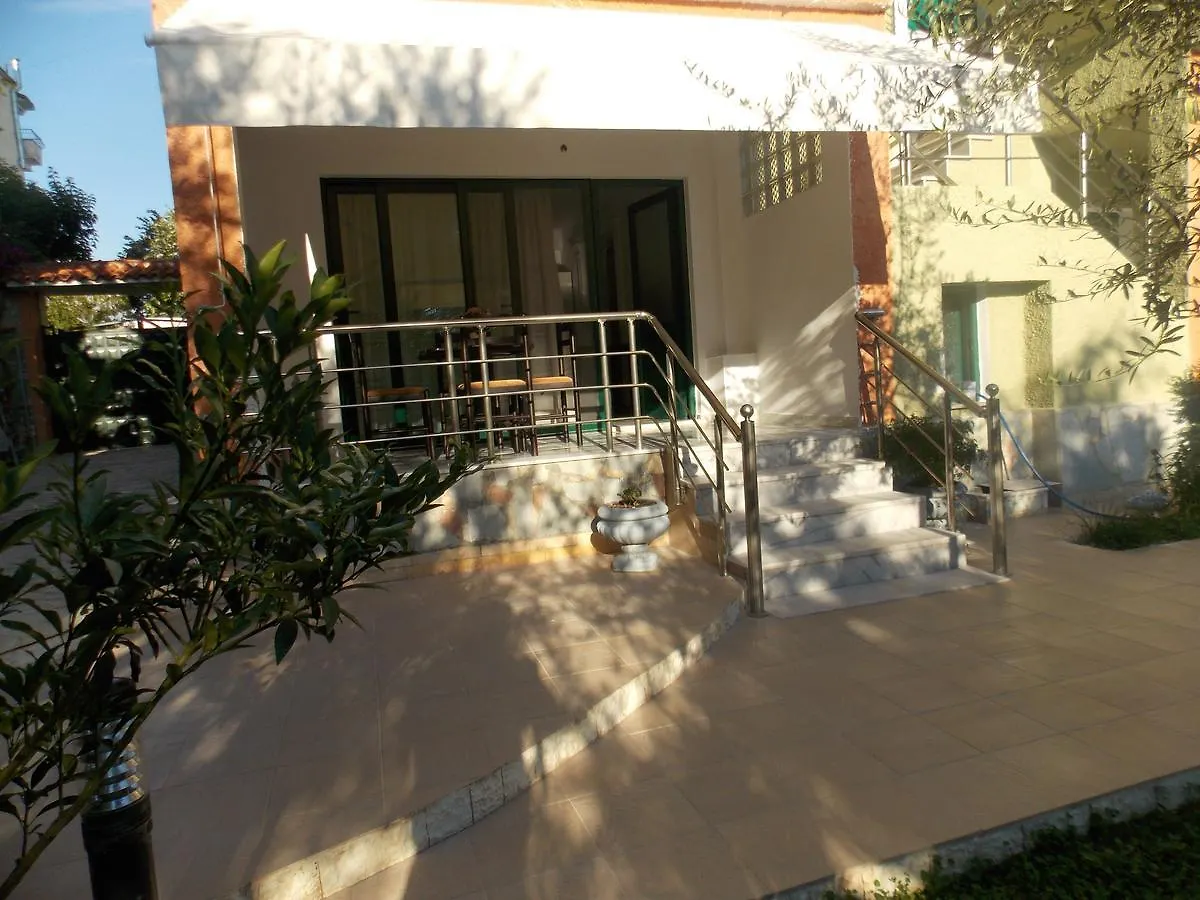 Elvin Apartments Sarandë 0*,